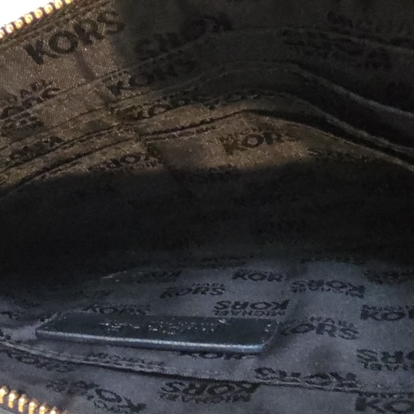 MICHAEL KORS NWOT Black Studded Saffiano Leather Wristlet - Picture 10 of 10